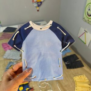 Alinhavo de roupas
